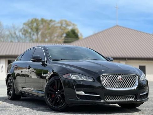 Used 2017 Jaguar XJ L Portfolio AWD/4WD image 3