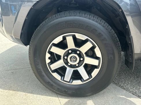 Used 2023 Toyota 4Runner TRD Off-Road Premium w/ Moonroof Package AWD/4WD image 40