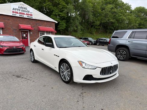 Used 2016 Maserati Ghibli RWD image 3