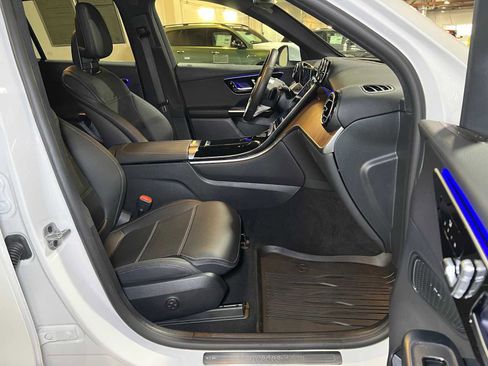 Certified 2025 Mercedes-Benz GLC 300 GLC 300 image 12