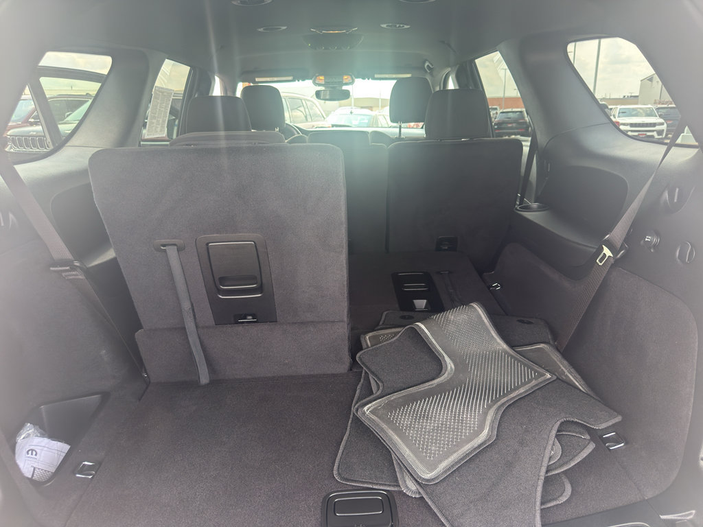 Used 2025 Dodge Durango GT w/ Blacktop Package AWD/4WD image 37