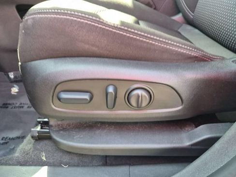 Used 2023 GMC Terrain SLE w/ Driver Convenience Package FWD image 13