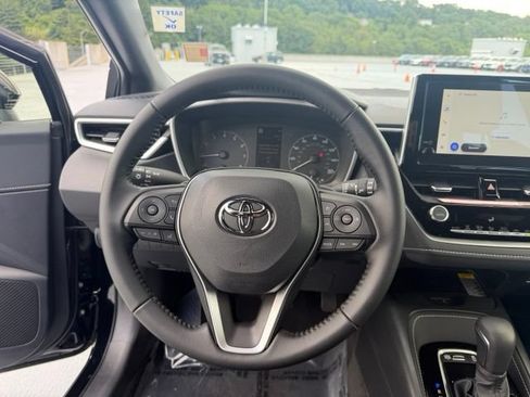 Certified 2025 Toyota Corolla SE w/ SE Package FWD image 17