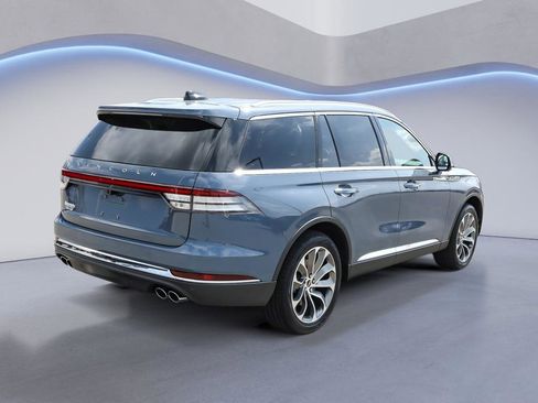 New 2026 Lincoln Aviator AWD image 7