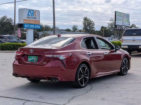 Used 2018 Toyota Camry XSE image 3