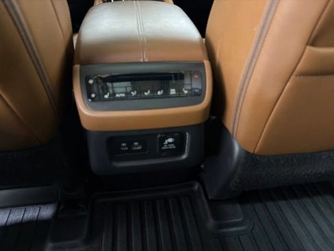 Used 2023 Nissan Pathfinder Platinum AWD/4WD image 28