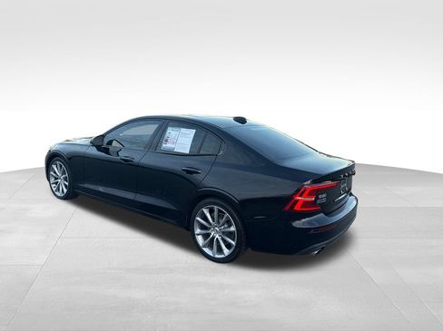 Used 2019 Volvo S60 T5 Momentum image 4