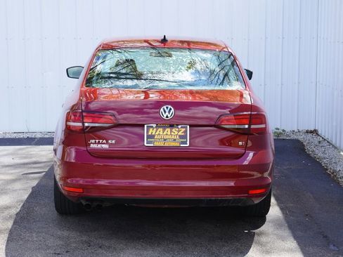 Used 2017 Volkswagen Jetta SE FWD image 5