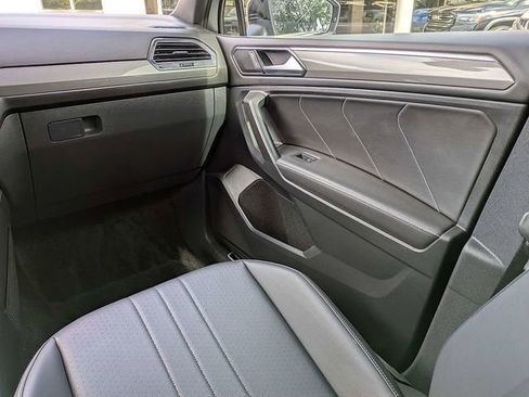 Used 2023 Volkswagen Tiguan SE R-Line FWD image 17