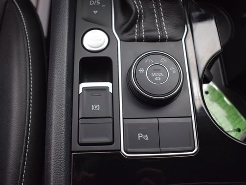 Used 2023 Volkswagen Atlas SE AWD/4WD image 19