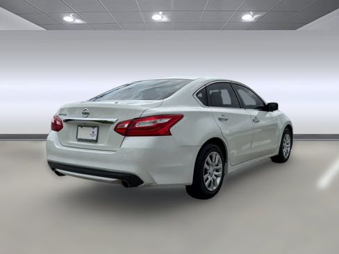 Used 2017 Nissan Altima 2.5 S w/ Power Driver Seat Package FWD image 8