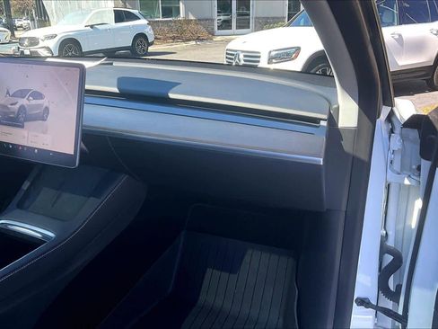 Used 2023 Tesla Model Y image 18