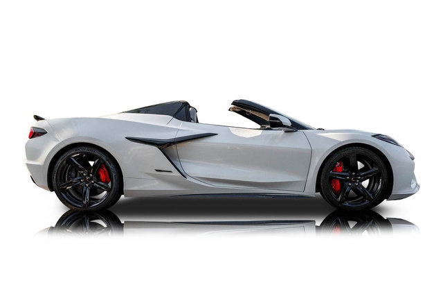 Used 2025 Chevrolet Corvette E-Ray AWD/4WD image 2