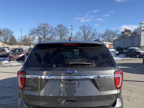 Used 2017 Ford Explorer XLT w/ Equipment Group 202A image 8