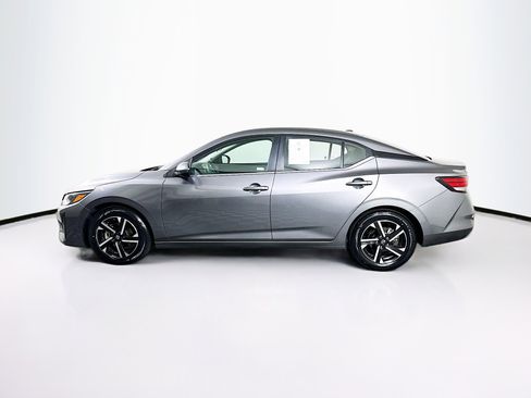 Used 2024 Nissan Sentra SV FWD image 4