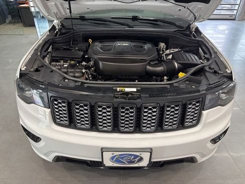 Used 2019 Jeep Grand Cherokee Altitude image 55