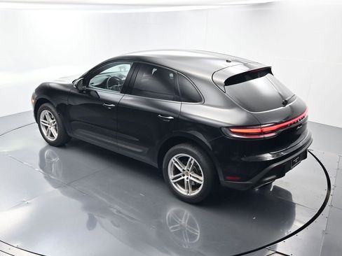 Certified 2025 Porsche Macan image 30