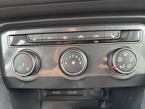 Used 2022 Volkswagen Tiguan S FWD image 17