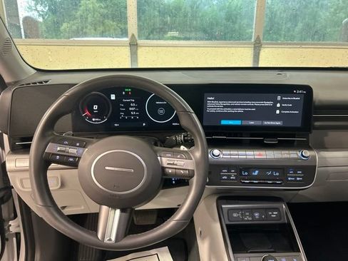 Used 2025 Hyundai Kona SEL FWD image 11