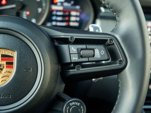 Certified 2026 Porsche Macan AWD/4WD image 30