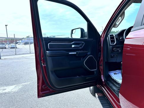 Used 2020 RAM 1500 Laramie AWD/4WD image 10