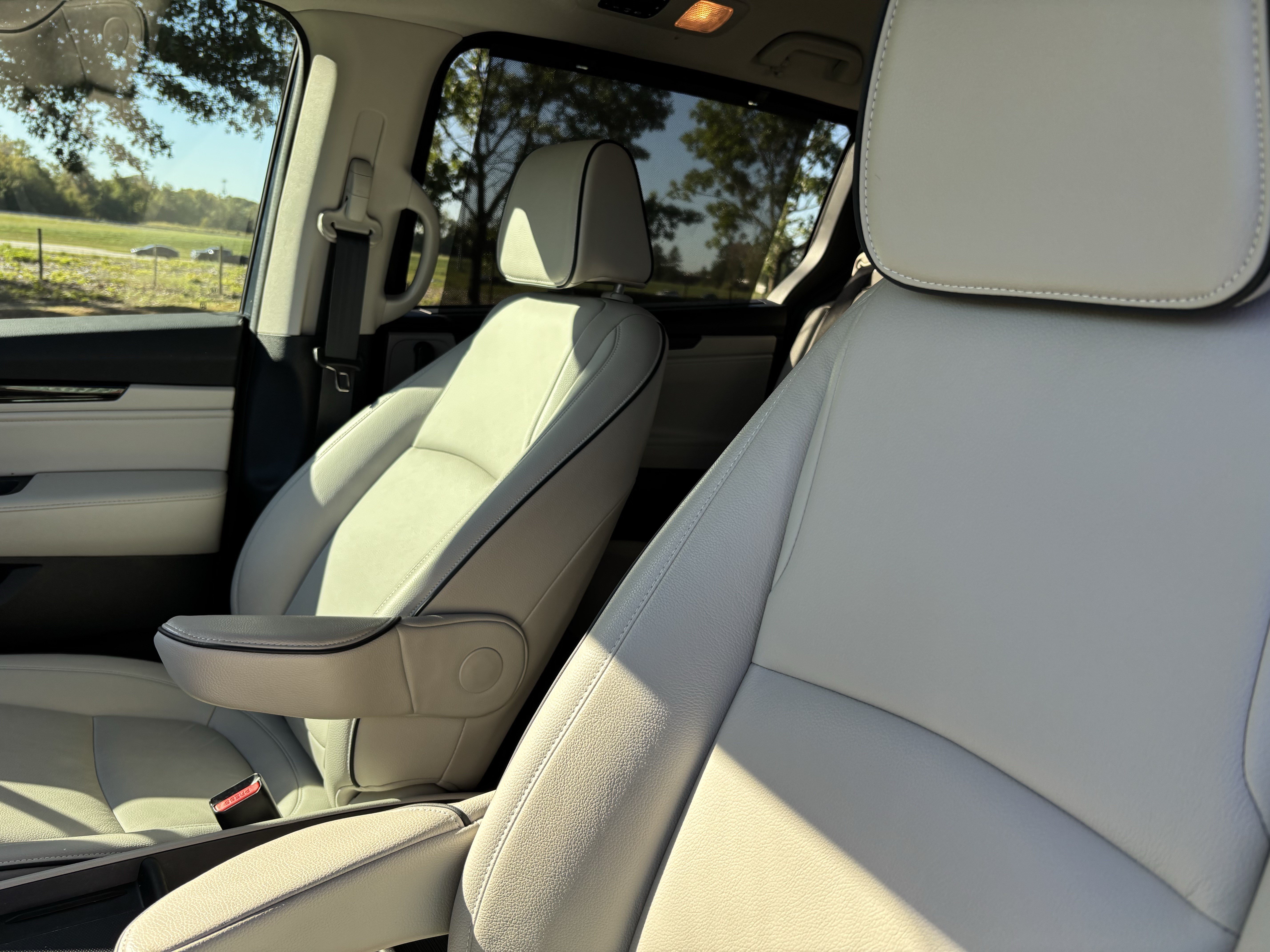 Used 2025 Honda Odyssey Touring image 16