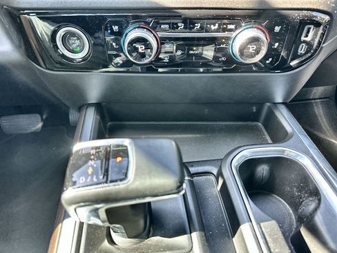 Certified 2023 GMC Sierra 1500 SLT w/ SLT Convenience Package image 34