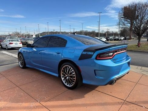 Used 2018 Dodge Charger R/T image 5