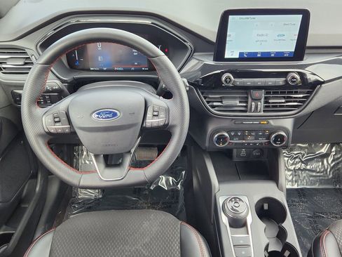 Used 2025 Ford Escape ST-Line Select image 3