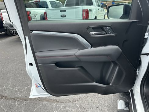 Certified 2024 Chevrolet Colorado Z71 w/ Z71 Convenience Package 2 image 11