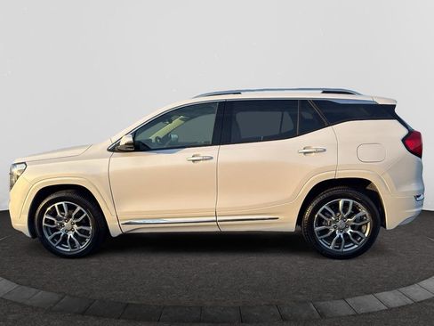 Used 2024 GMC Terrain Denali w/ Denali Premium Package image 8