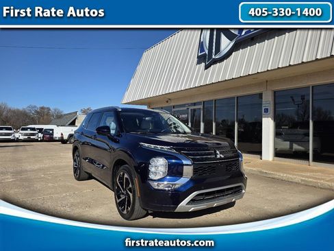 Used 2024 Mitsubishi Outlander SEL image 1