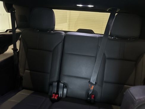 Used 2022 Chevrolet Tahoe RST w/ Luxury Package image 16