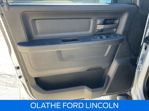 Used 2024 RAM 5500 Tradesman w/ Chrome Appearance Group image 16