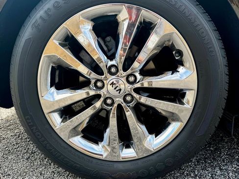 Used 2016 Kia Sedona SX Limited image 12