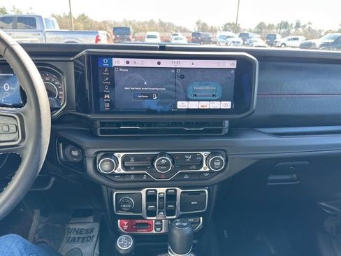 Certified 2025 Jeep Wrangler Unlimited Rubicon image 13