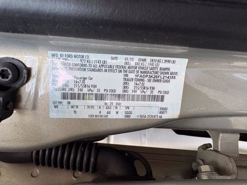 Used 2015 Ford Focus SE FWD image 46