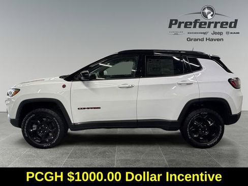 Used 2023 Jeep Compass Trailhawk w/ Trailhawk Elite Group image 9