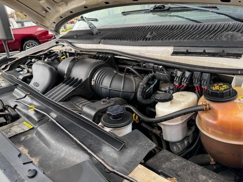 Used 2011 Ford E-350 and Econoline 350 Extended Super Duty w/ PWR Group RWD image 42