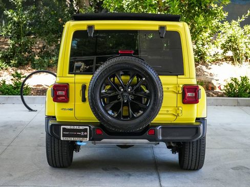 Used 2023 Jeep Wrangler Unlimited Sahara w/ Cold Weather Group AWD/4WD image 5