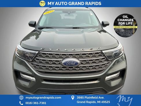 Used 2022 Ford Explorer XLT w/ Equipment Group 202A AWD/4WD image 2