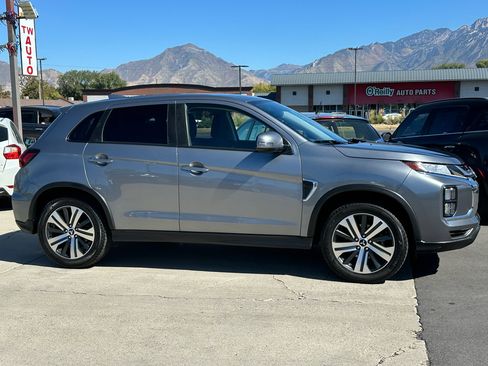 Used 2021 Mitsubishi Outlander Sport SE image 4