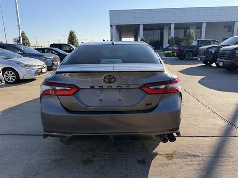 Used 2023 Toyota Camry SE image 6
