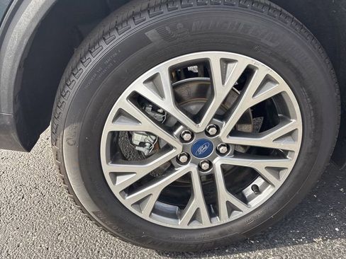 Used 2022 Ford Escape SEL image 10