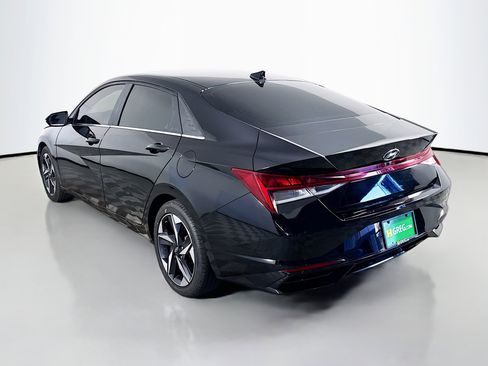Used 2022 Hyundai Elantra SEL w/ Convenience + Premium Package image 7