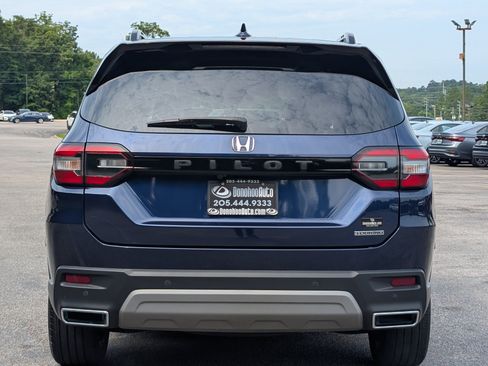 Used 2024 Honda Pilot Touring image 8