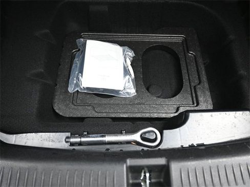 Used 2020 Mercedes-Benz E 350 Sedan image 25