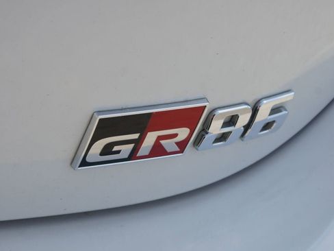 Used 2023 Toyota GR86 Premium w/ ALL Weather Mat Package (TMS) RWD image 16