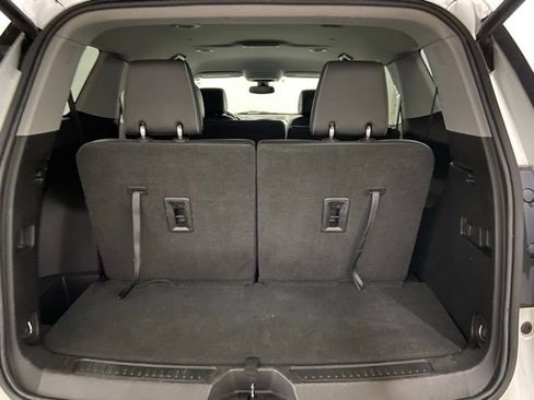 Used 2023 GMC Acadia SLT image 11