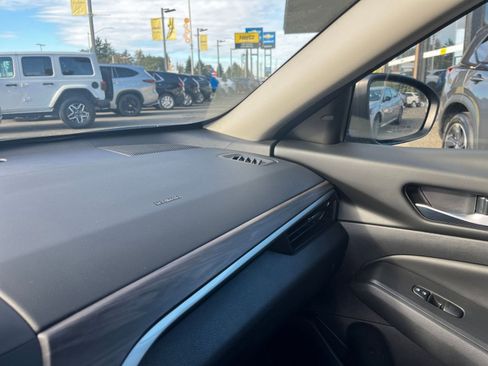 Used 2024 Nissan Altima 2.5 SV image 35